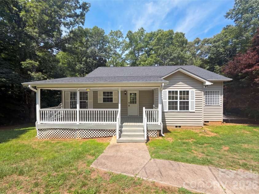 221 Grandview Drive, Statesville, NC 28677.  MLS# CAR4392074, YatesRealty ID 39218. 
