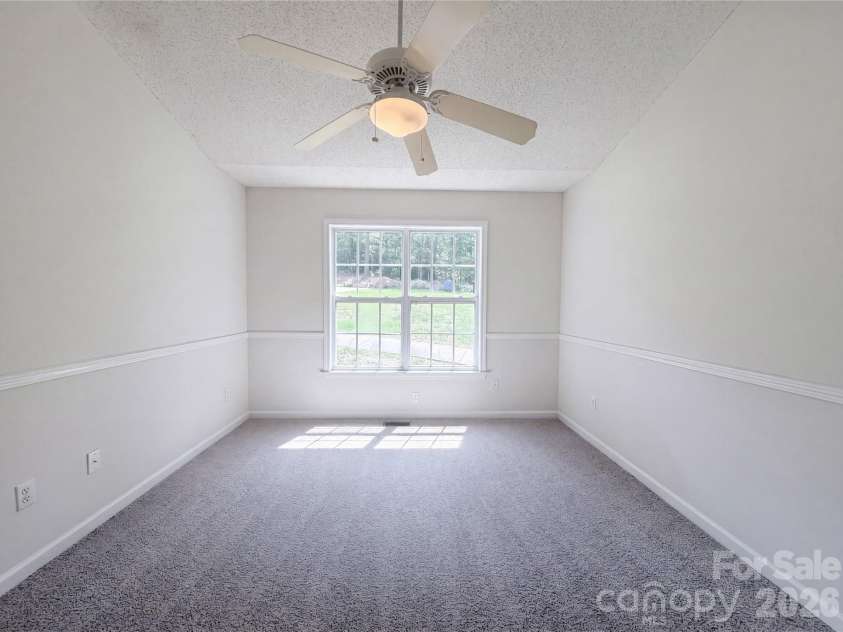 221 Grandview Drive, Statesville, NC 28677.  MLS# CAR4392074, YatesRealty ID 39218. 