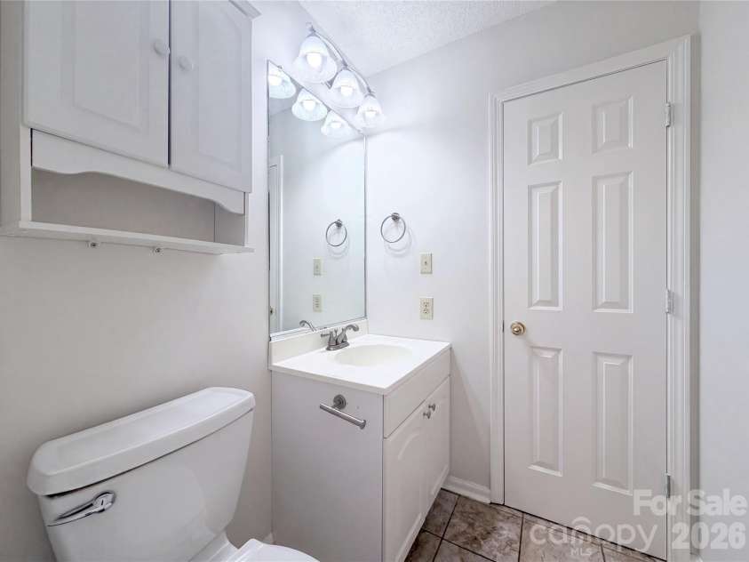 221 Grandview Drive, Statesville, NC 28677.  MLS# CAR4392074, YatesRealty ID 39218. 