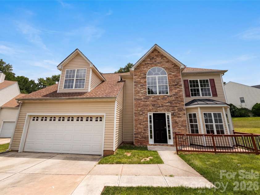 4024 Fifendrum Lane, Charlotte, NC 28216.  MLS# CAR4392269, YatesRealty ID 39219. 
