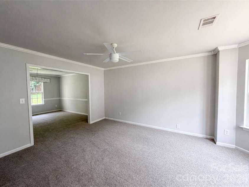 4024 Fifendrum Lane, Charlotte, NC 28216.  MLS# CAR4392269, YatesRealty ID 39219. 