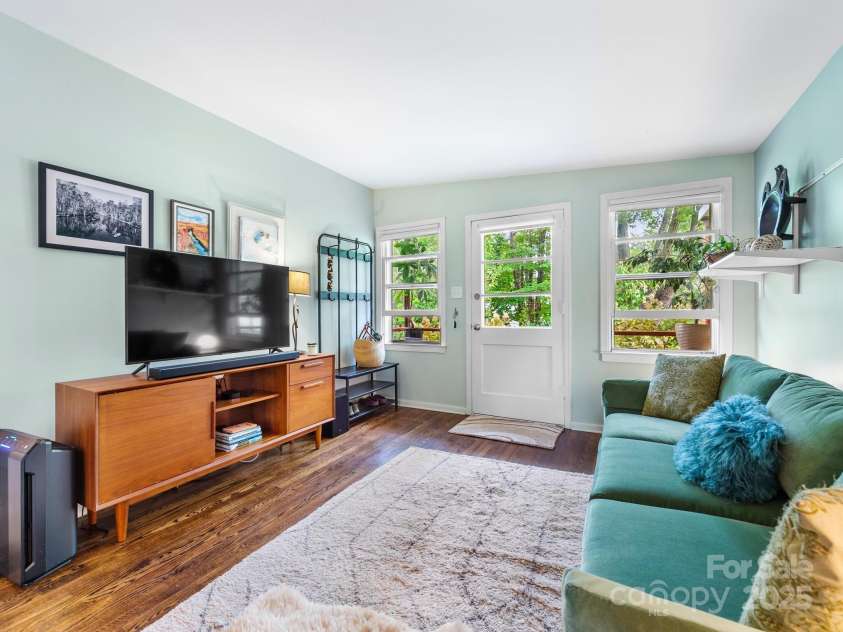 12 Rex Drive, Asheville, NC 28806.  MLS# CAR4299287, YatesRealty ID 3922. 