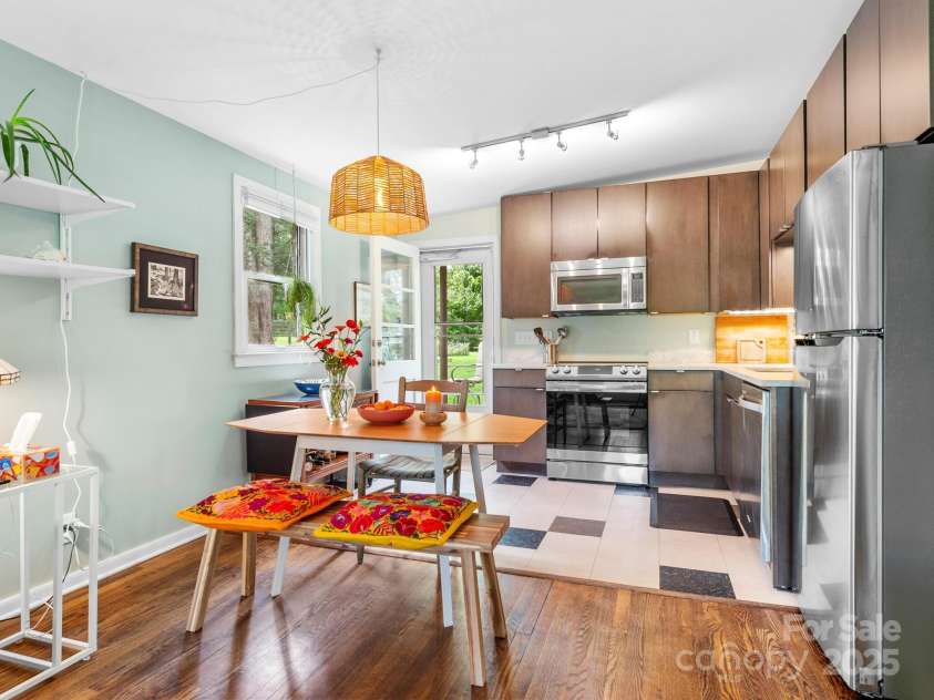 12 Rex Drive, Asheville, NC 28806.  MLS# CAR4299287, YatesRealty ID 3922. 