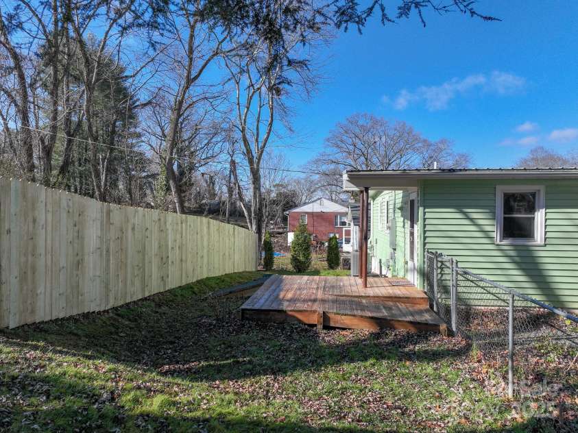 12 Rex Drive, Asheville, NC 28806.  MLS# CAR4299287, YatesRealty ID 3922. 