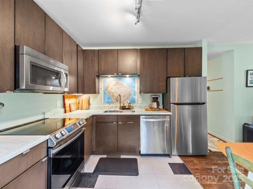 12 Rex Drive, Asheville, NC 28806.  MLS# CAR4299287, YatesRealty ID 3922. Marble Counters and Stainless Updated Appliances