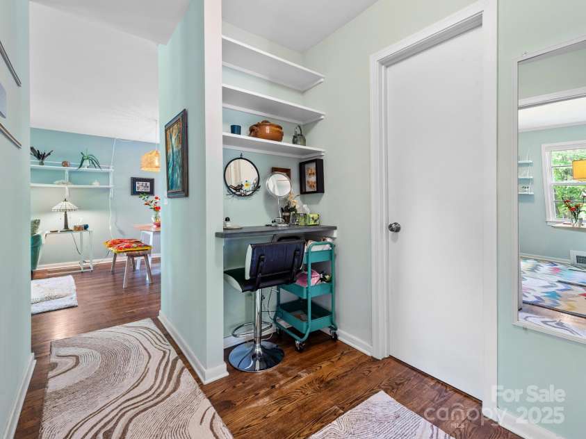 12 Rex Drive, Asheville, NC 28806.  MLS# CAR4299287, YatesRealty ID 3922. Office Nook