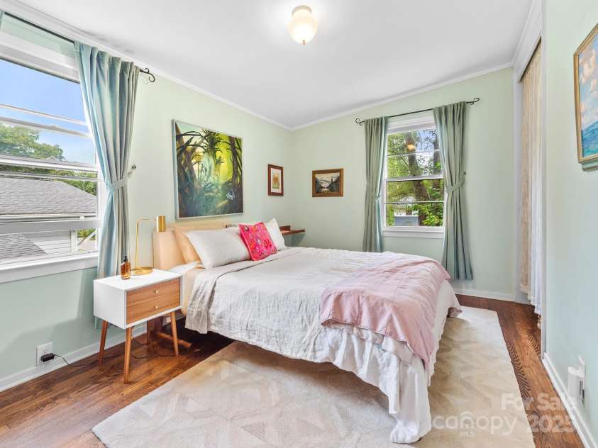 12 Rex Drive, Asheville, NC 28806.  MLS# CAR4299287, YatesRealty ID 3922. Primary Bedroom