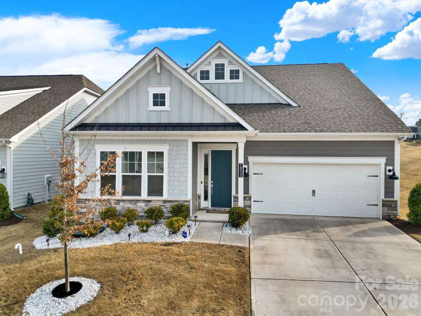 18033 Grey Mossrun Drive, Charlotte, NC 28278.  MLS# CAR4350029, YatesRealty ID 3922. 