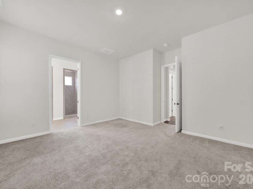 18033 Grey Mossrun Drive, Charlotte, NC 28278.  MLS# CAR4350029, YatesRealty ID 3922. 