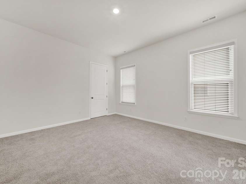 18033 Grey Mossrun Drive, Charlotte, NC 28278.  MLS# CAR4350029, YatesRealty ID 3922. 