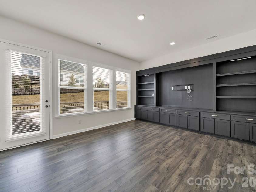 18033 Grey Mossrun Drive, Charlotte, NC 28278.  MLS# CAR4350029, YatesRealty ID 3922. 