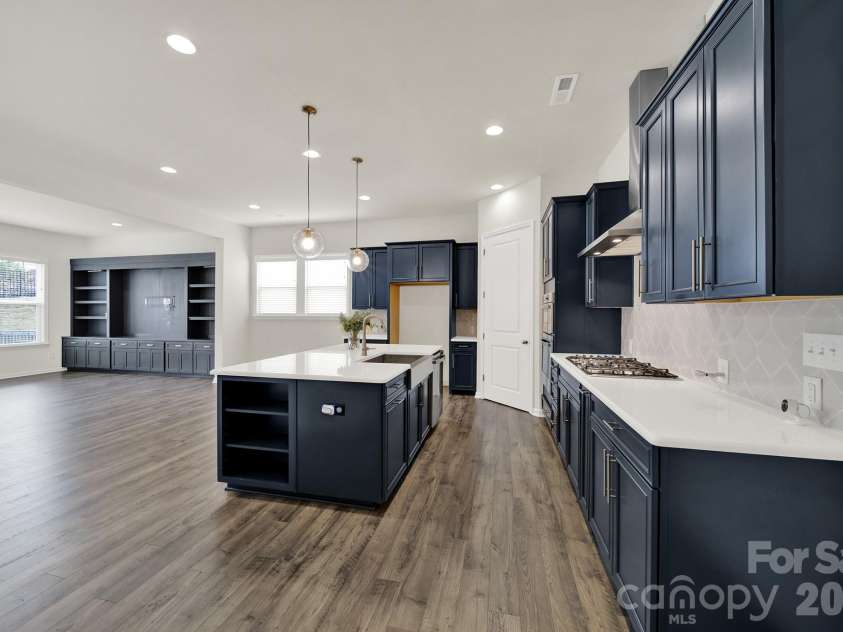 18033 Grey Mossrun Drive, Charlotte, NC 28278.  MLS# CAR4350029, YatesRealty ID 3922. 