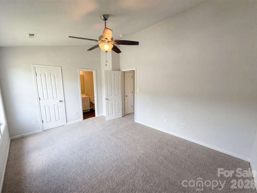3831 Mohawk Court, Charlotte, NC 28215.  MLS# CAR4395683, YatesRealty ID 39222. 