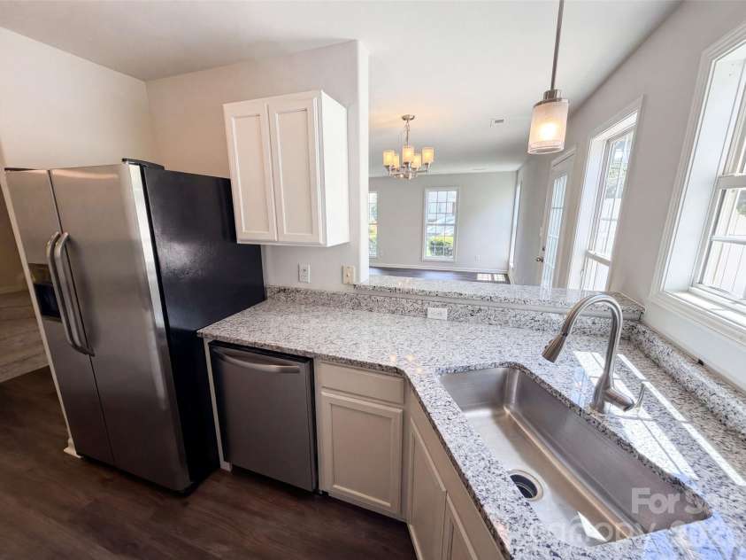 3831 Mohawk Court, Charlotte, NC 28215.  MLS# CAR4395683, YatesRealty ID 39222. 