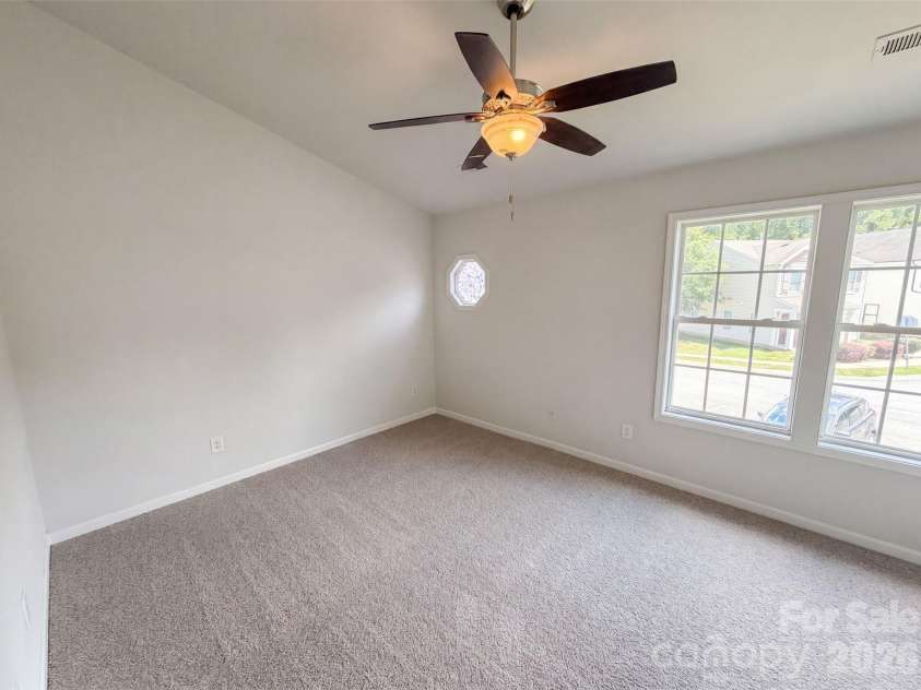3831 Mohawk Court, Charlotte, NC 28215.  MLS# CAR4395683, YatesRealty ID 39222. 