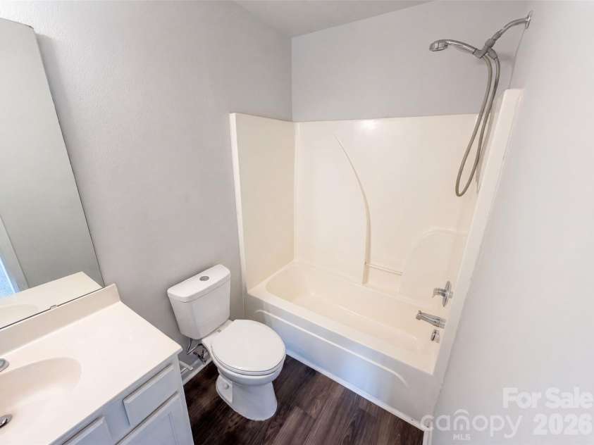 3831 Mohawk Court, Charlotte, NC 28215.  MLS# CAR4395683, YatesRealty ID 39222. 