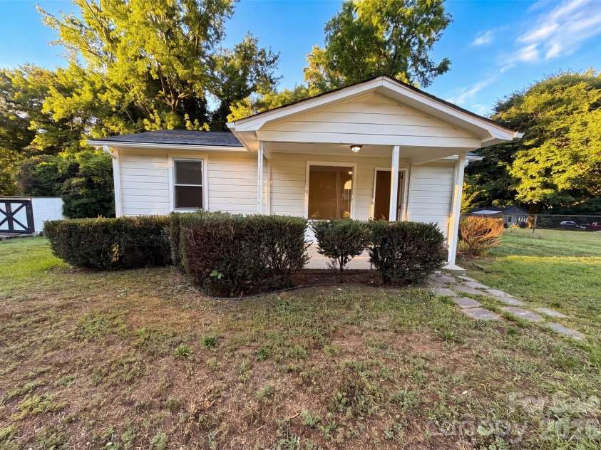 1413 Westside Drive, Fort Mill, SC 29715.  MLS# CAR4395723, YatesRealty ID 39223. 