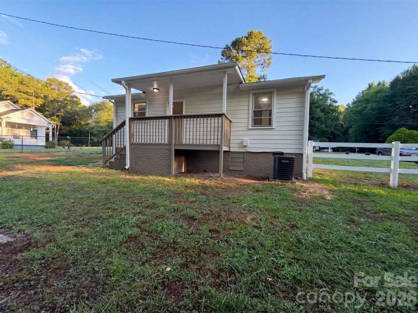 1413 Westside Drive, Fort Mill, SC 29715.  MLS# CAR4395723, YatesRealty ID 39223. 