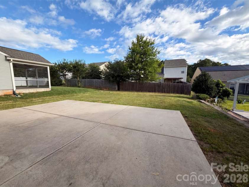 617 Heather Glen Crest, Rock Hill, SC 29732.  MLS# CAR4395720, YatesRealty ID 39224. 