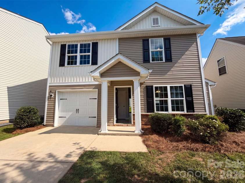 8222 Gabon Court, Charlotte, NC 28215.  MLS# CAR4400999, YatesRealty ID 39229. 