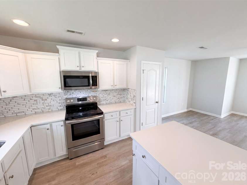 8222 Gabon Court, Charlotte, NC 28215.  MLS# CAR4400999, YatesRealty ID 39229. 