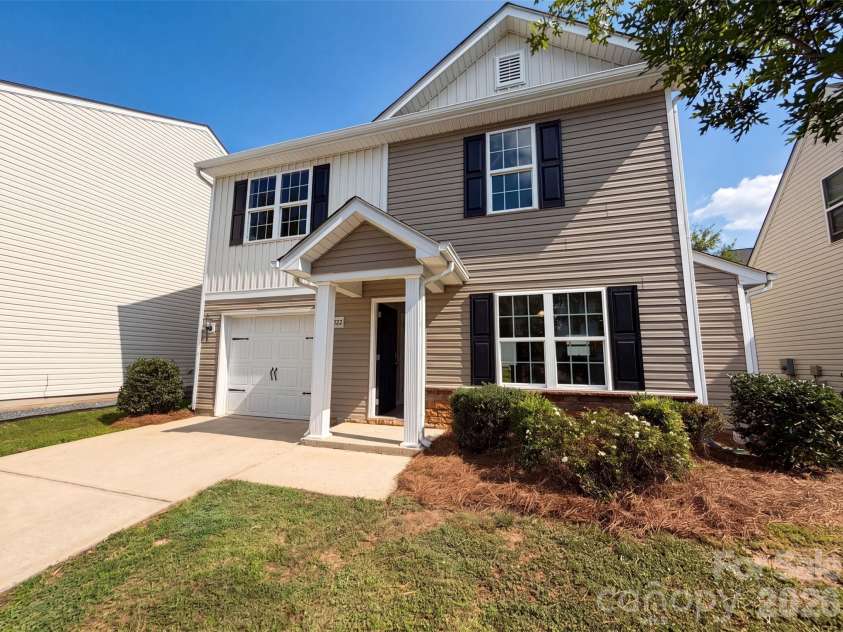 8222 Gabon Court, Charlotte, NC 28215.  MLS# CAR4400999, YatesRealty ID 39229. 