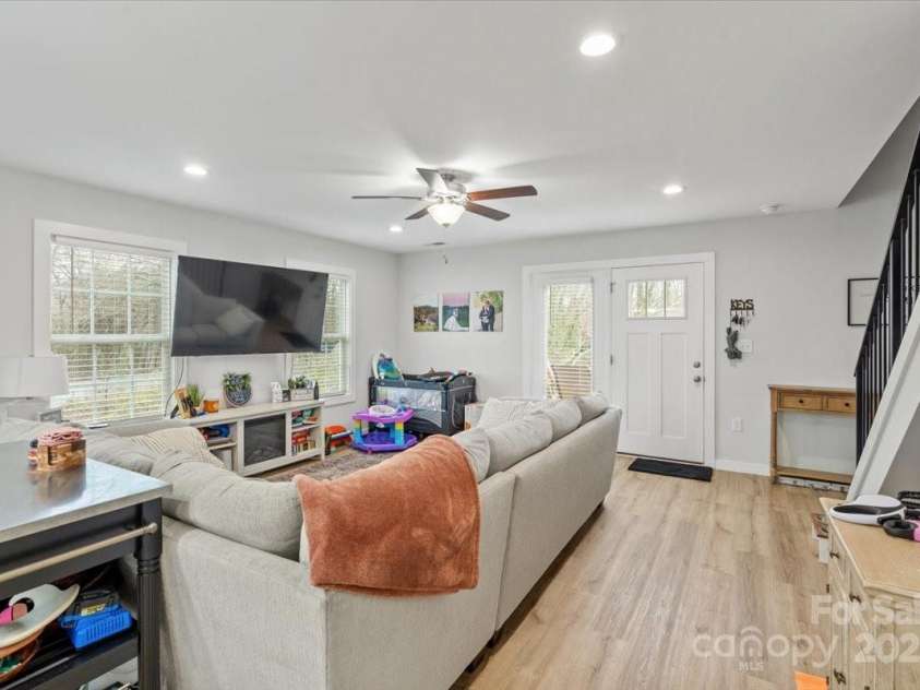 305 Wingate Court, Shelby, NC 28152.  MLS# CAR4220268, YatesRealty ID 3923. 