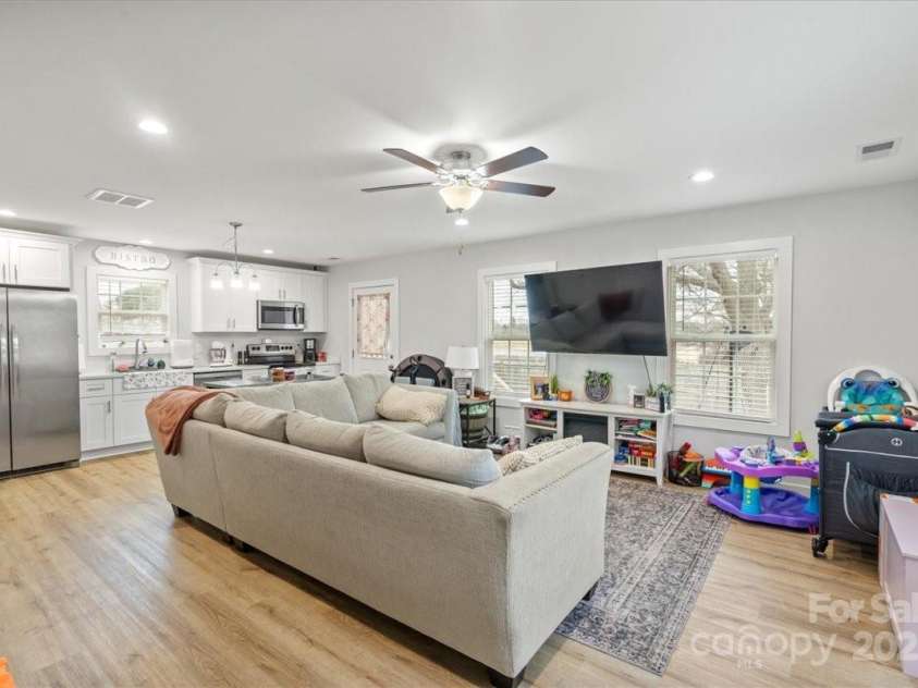 305 Wingate Court, Shelby, NC 28152.  MLS# CAR4220268, YatesRealty ID 3923. 