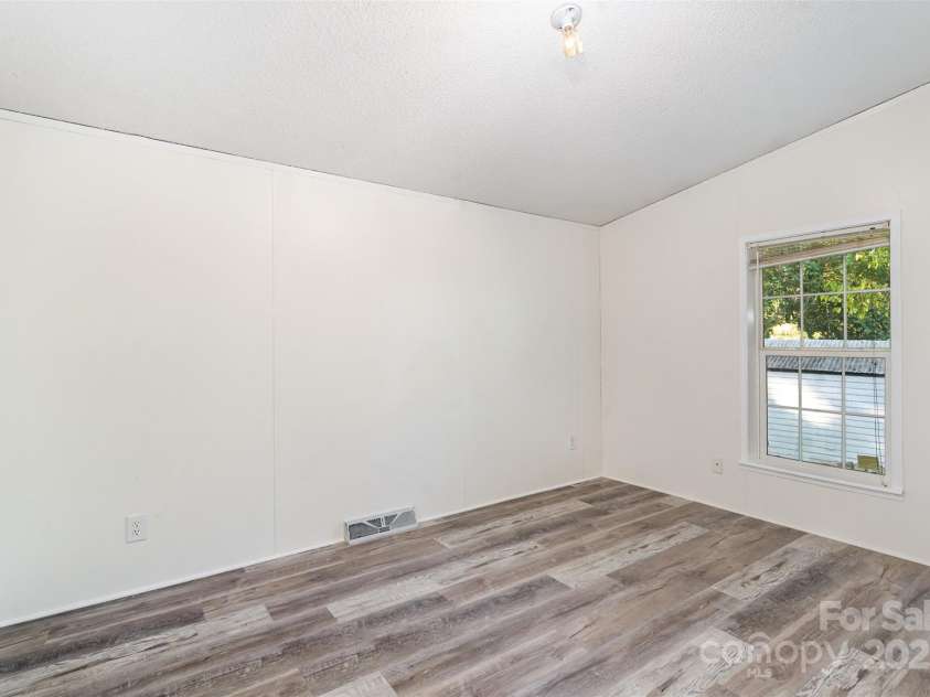 495 Brumley Road, Mooresville, NC 28115.  MLS# CAR4309551, YatesRealty ID 3923. 