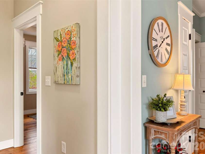 726 Rhododendron Avenue, Black Mountain, NC 28711.  MLS# CAR4353738, YatesRealty ID 3923. Hall