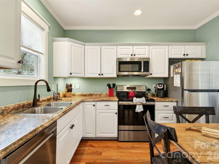 726 Rhododendron Avenue, Black Mountain, NC 28711.  MLS# CAR4353738, YatesRealty ID 3923. Kitchen/Dining