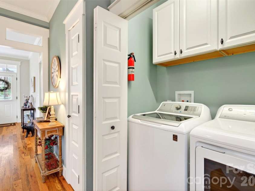 726 Rhododendron Avenue, Black Mountain, NC 28711.  MLS# CAR4353738, YatesRealty ID 3923. Laundry