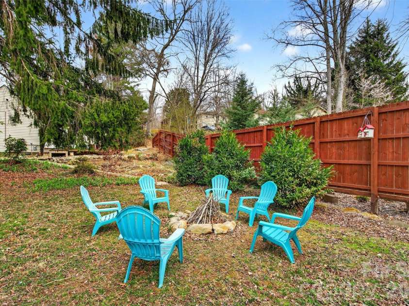 726 Rhododendron Avenue, Black Mountain, NC 28711.  MLS# CAR4353738, YatesRealty ID 3923. Spacious Yard