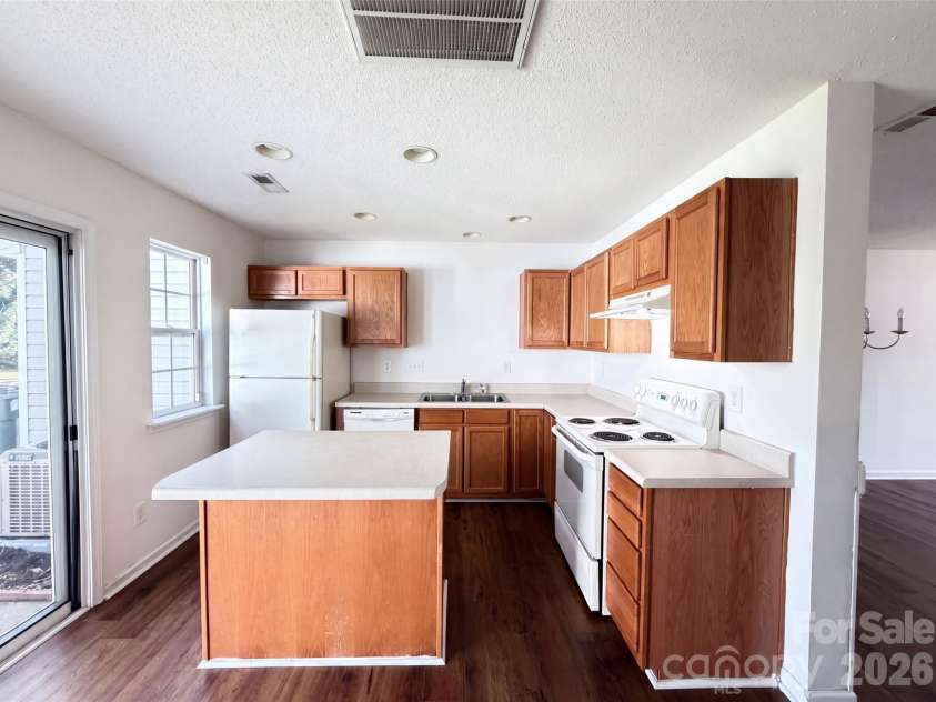 14205 Tranters Creek Lane, Charlotte, NC 28273.  MLS# CAR4402305, YatesRealty ID 39231. 