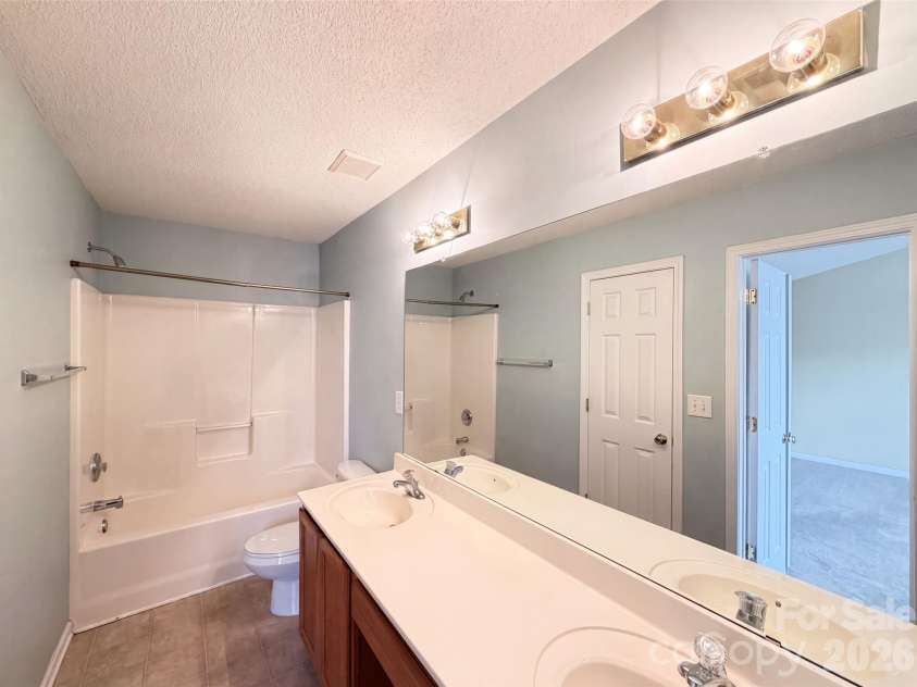 14205 Tranters Creek Lane, Charlotte, NC 28273.  MLS# CAR4402305, YatesRealty ID 39231. 