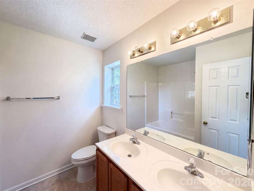 14205 Tranters Creek Lane, Charlotte, NC 28273.  MLS# CAR4402305, YatesRealty ID 39231. 