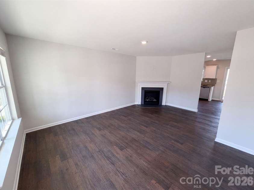 7244 Finnigan Road, Charlotte, NC 28215.  MLS# CAR4402476, YatesRealty ID 39232. 