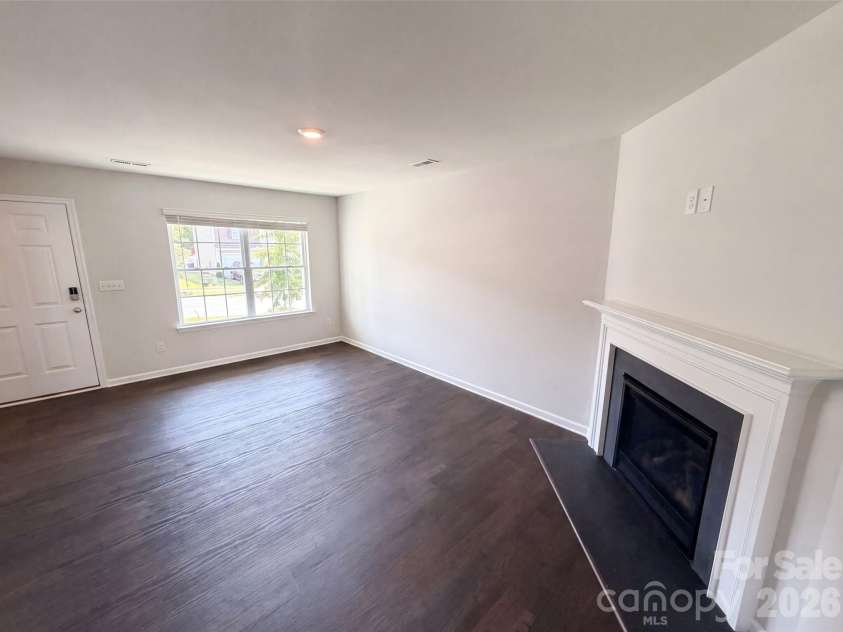 7244 Finnigan Road, Charlotte, NC 28215.  MLS# CAR4402476, YatesRealty ID 39232. 