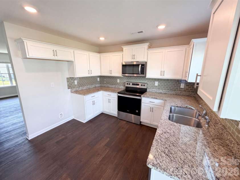 7244 Finnigan Road, Charlotte, NC 28215.  MLS# CAR4402476, YatesRealty ID 39232. 