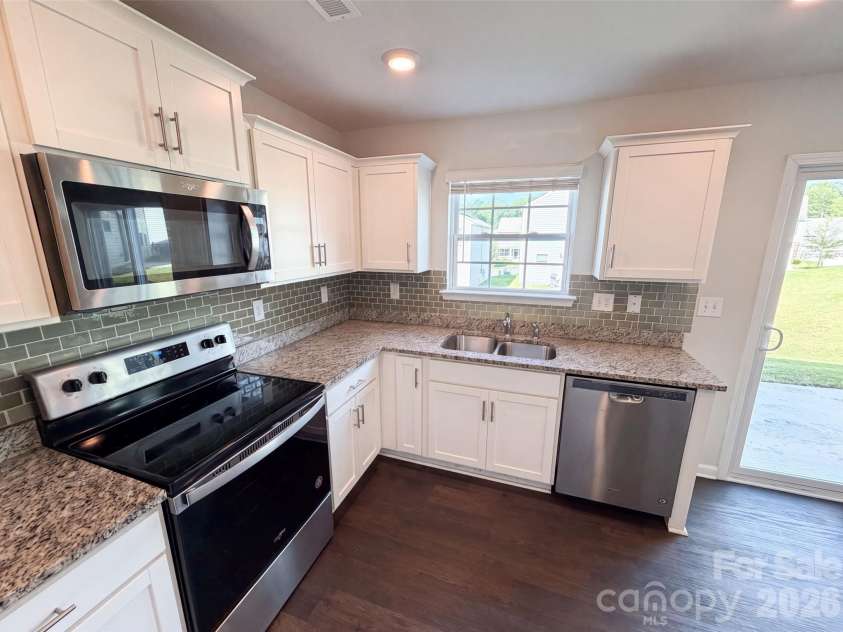 7244 Finnigan Road, Charlotte, NC 28215.  MLS# CAR4402476, YatesRealty ID 39232. 
