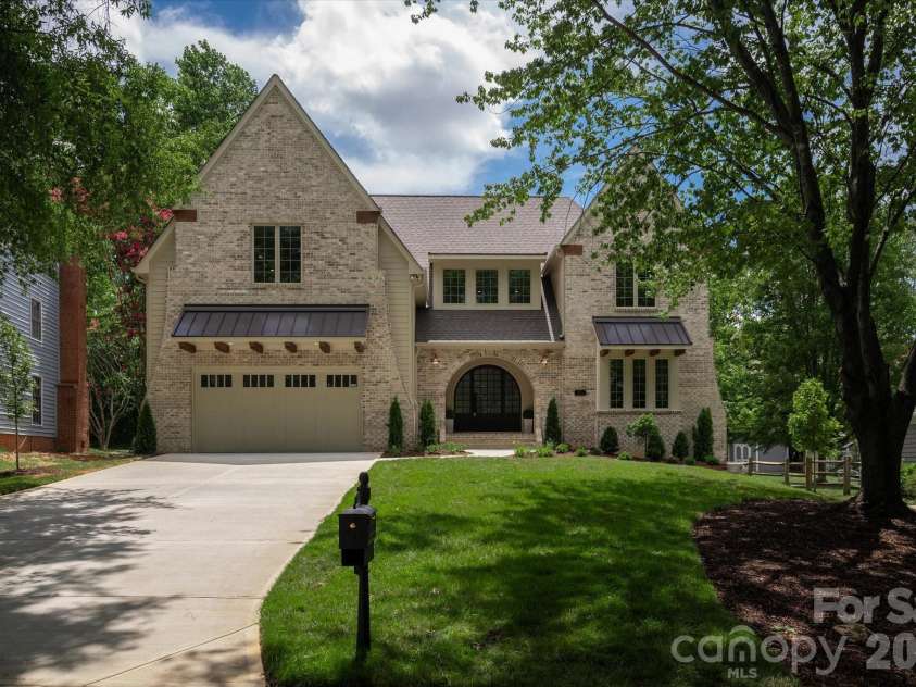 517 Heather Lane, Charlotte, NC 28209.  MLS# CAR4402841, YatesRealty ID 39233. 