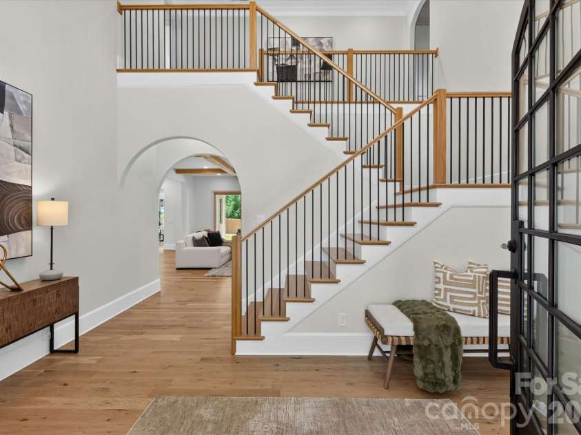 517 Heather Lane, Charlotte, NC 28209.  MLS# CAR4402841, YatesRealty ID 39233. 
