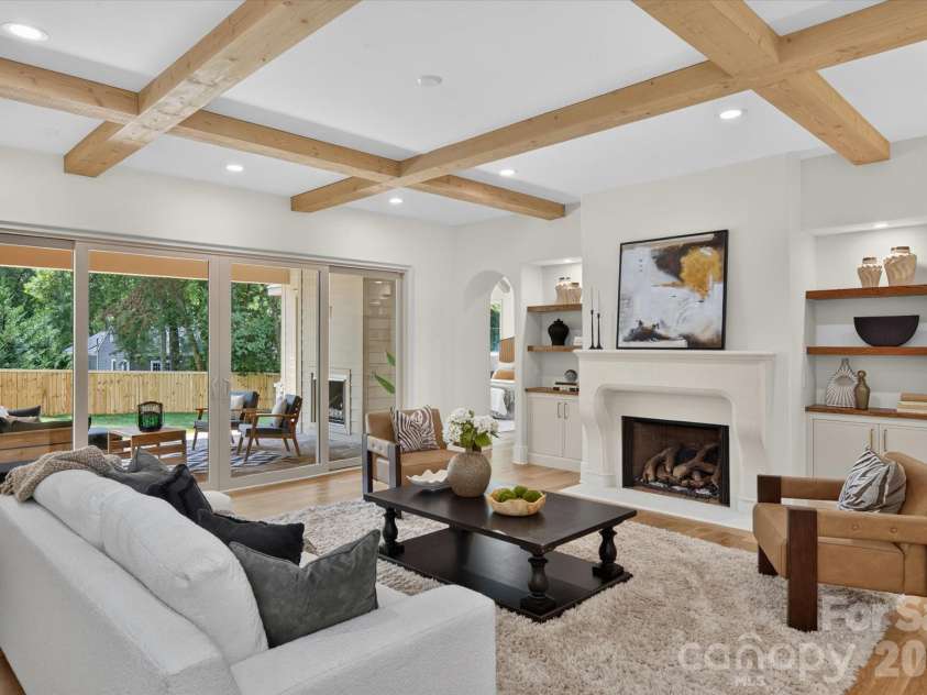 517 Heather Lane, Charlotte, NC 28209.  MLS# CAR4402841, YatesRealty ID 39233. 