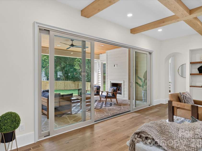 517 Heather Lane, Charlotte, NC 28209.  MLS# CAR4402841, YatesRealty ID 39233. 