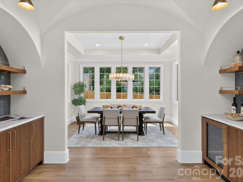 517 Heather Lane, Charlotte, NC 28209.  MLS# CAR4402841, YatesRealty ID 39233. 