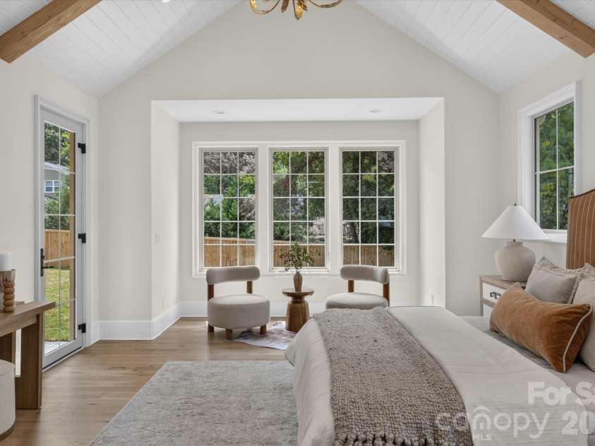 517 Heather Lane, Charlotte, NC 28209.  MLS# CAR4402841, YatesRealty ID 39233. 