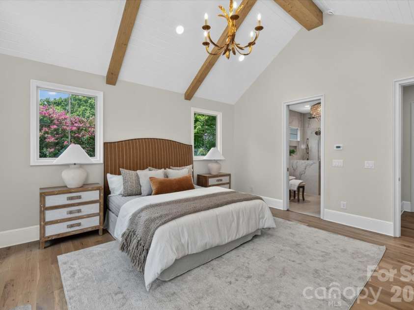 517 Heather Lane, Charlotte, NC 28209.  MLS# CAR4402841, YatesRealty ID 39233. 