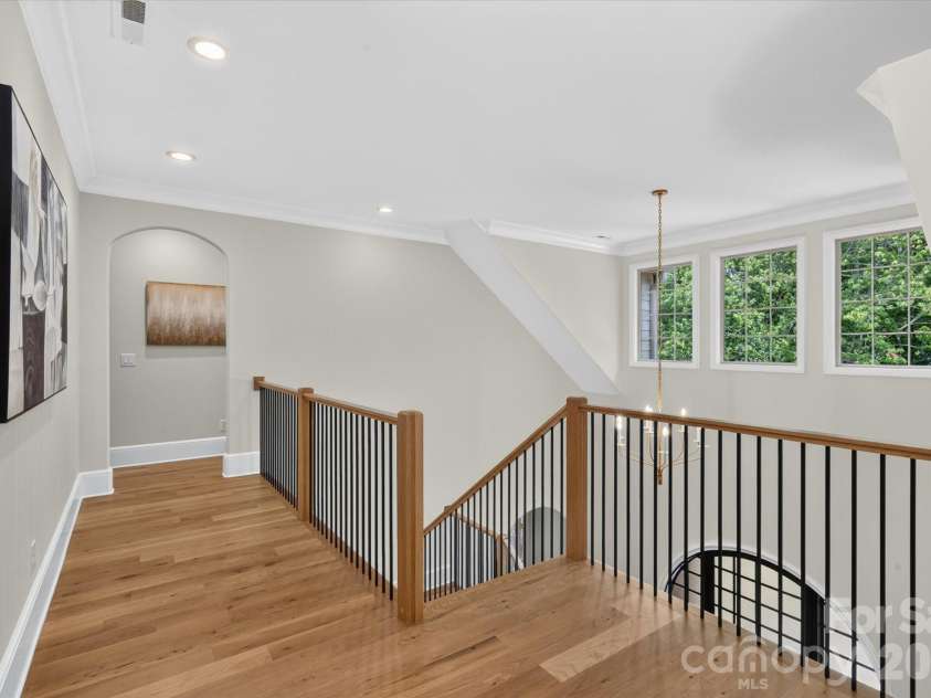 517 Heather Lane, Charlotte, NC 28209.  MLS# CAR4402841, YatesRealty ID 39233. 
