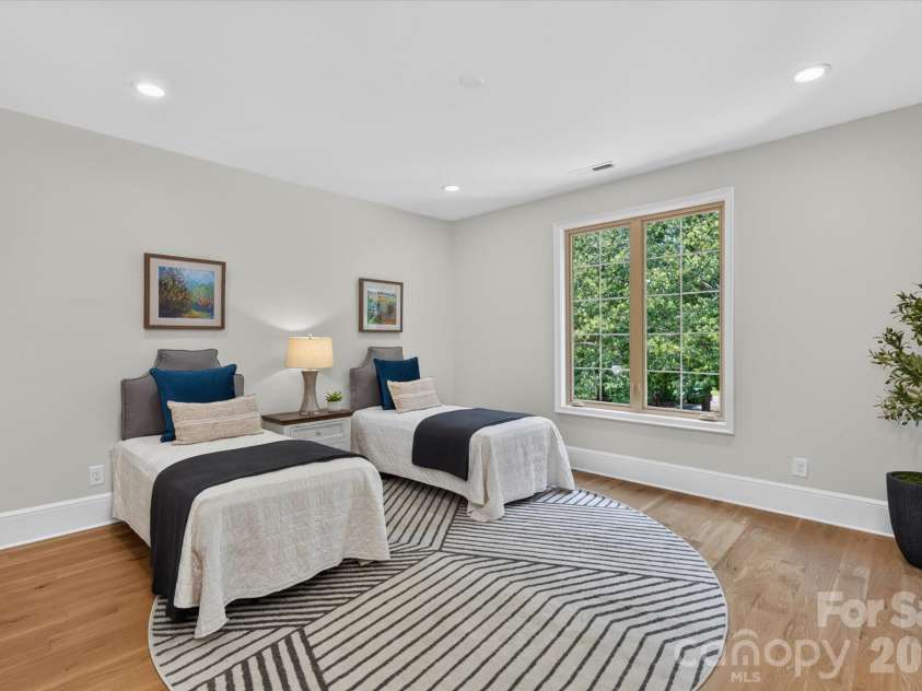 517 Heather Lane, Charlotte, NC 28209.  MLS# CAR4402841, YatesRealty ID 39233. 