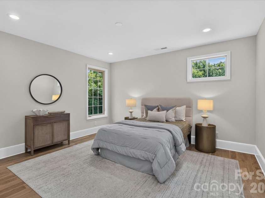 517 Heather Lane, Charlotte, NC 28209.  MLS# CAR4402841, YatesRealty ID 39233. 